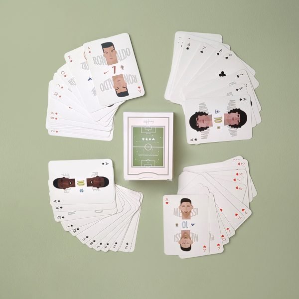 This poker deck is an ideal gift for football fans, because no matter who you cheer for, the players illustrated inside this deck wrote history in this sport!