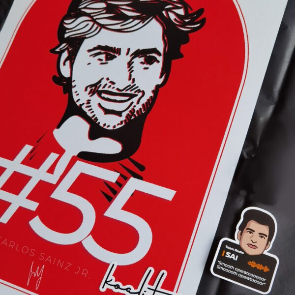 Desen cu Carlos Sainz lângă sticker Koalitia cu Carlos Sainz radio message.