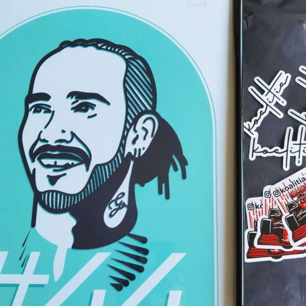 Poster Lewis Hamilton Mercedes AMG F1, inramat, langa stickere cu Koalitia si F1.