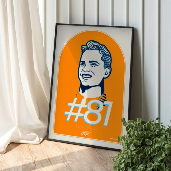 Poster Oscar Piastri înrămat, cu fundalul papaya McLaren, logoul echipei, semnatura lui Oscar si numărul #81 cu care concurează.
